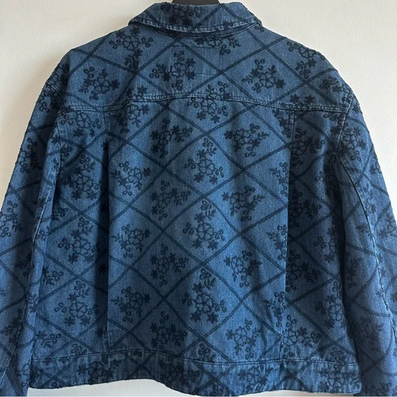 SOLITAIRE Flower Embroidered Denim Jacket - Picture 6 of 9